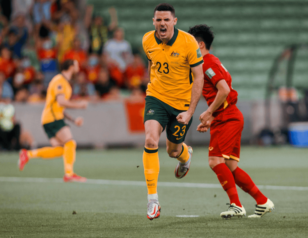 包含澳大利亚球队再胜一仗，强势进军淘汰赛的词条