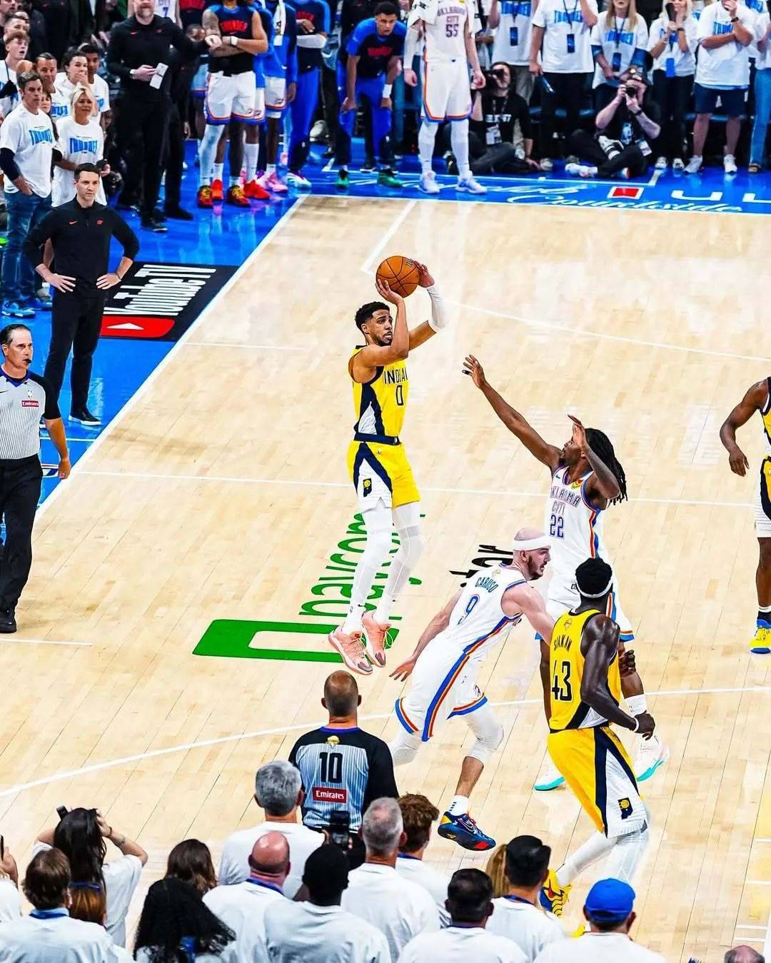 格林绝杀时刻，独行侠点燃赛场，冲击季后赛迎来胜利！