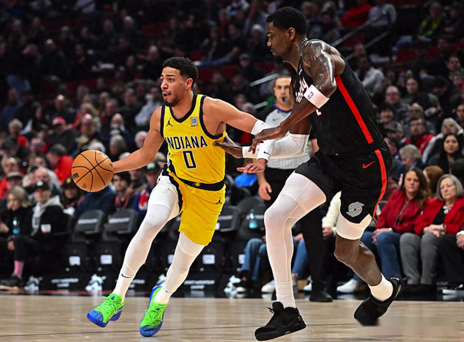 魔术惊艳全场，西蒙斯助攻爆棚，官方宣布新规逆转取胜！