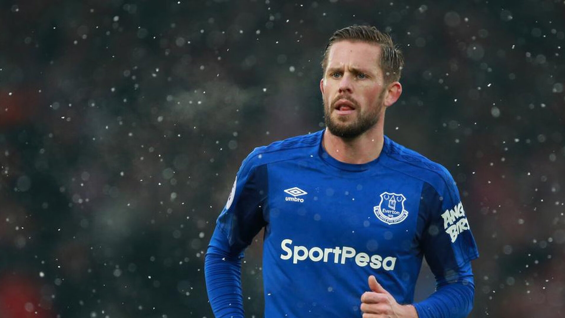 浓眉哥与80激战公牛分钟，最后时刻胜出胜负难料！，科维托娃焦点对战观众掌声雷动